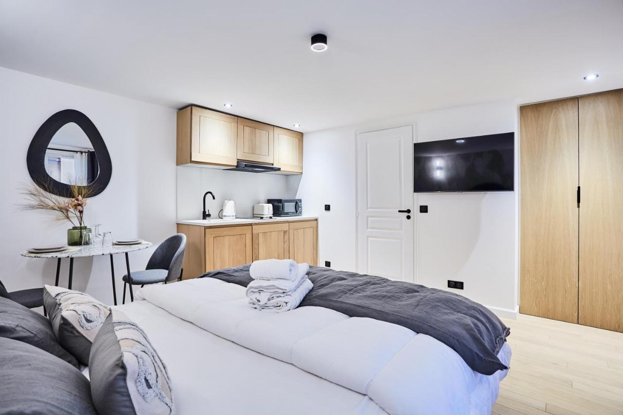 Center Of By Prestige Appartement Parijs